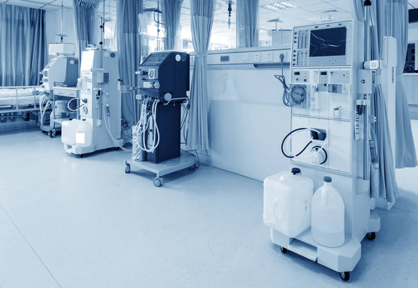 Hemodialyse machine in een ziekenhuisafdeling. - Foto, afbeelding