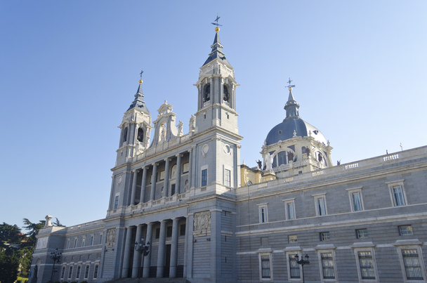 Catedral del Almudena a Madrid (Spagna)
) - Foto, immagini