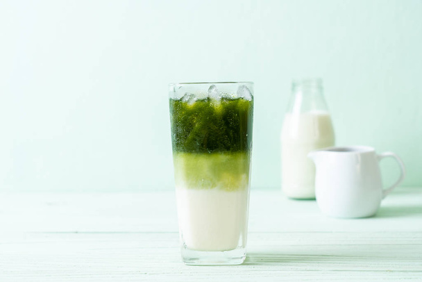iced matcha green tea latte - Foto, Imagem