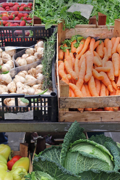 Čerstvé potraviny na trhu - Fotografie, Obrázek