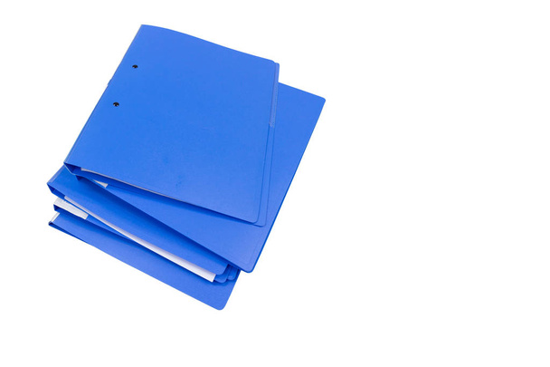 μπλε φάκελο αρχεία διατήρηση των συμβάσεων που απομονώνονται σε λευκό φόντο, έννοια Προμήθειες Γραφείο - Φωτογραφία, εικόνα