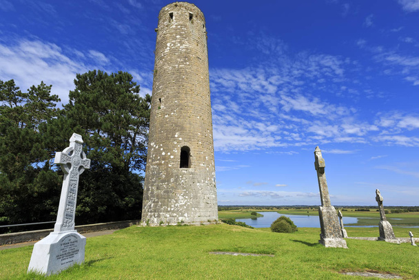 Sitio histórico de Clonmacnoise, Irlanda
. - Foto, Imagen