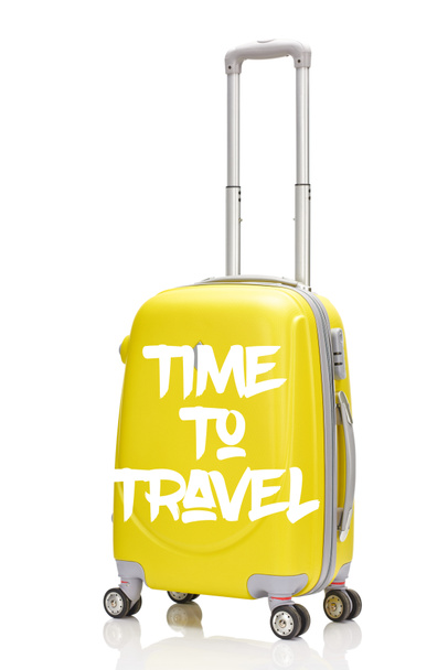 Желтый пластиковый колёсный чемодан с ручкой и временем для перемещения иллюстрации изолирован на белом
 - Фото, изображение