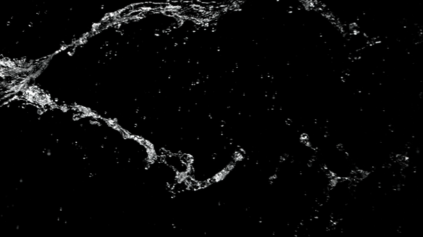 Super Zeitlupe von plätscherndem Wasser isoliert auf schwarzem Hintergrund. Gefilmt mit einer Hochgeschwindigkeitskamera, 1000 fps. - Filmmaterial, Video