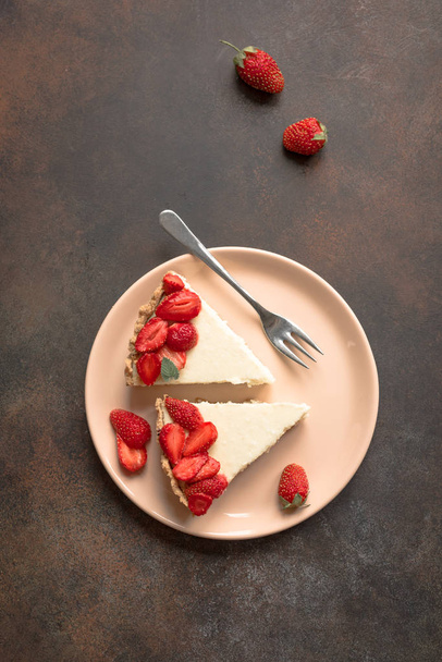 Cheesecake with  strawberries - Zdjęcie, obraz