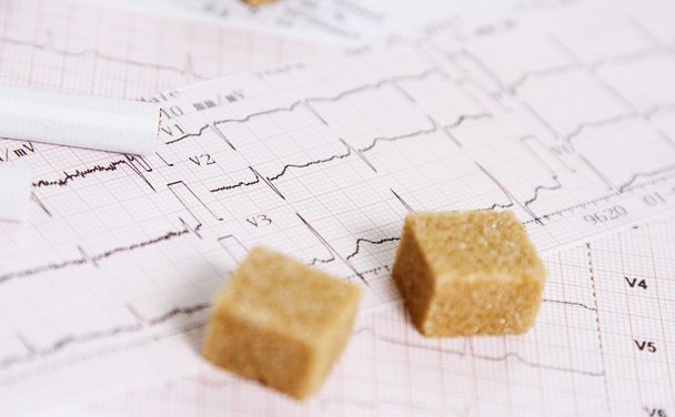 Malattie cardiache causate da zucchero e sigarette
 - Foto, immagini