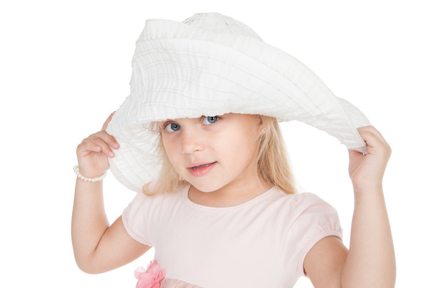 αστείο μικρό κορίτσι με το μεγάλο καπέλο - Φωτογραφία, εικόνα