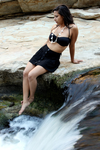 Hispanic Woman Waterfall - Foto, Imagen