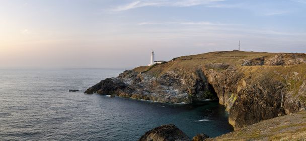 Faro de Trevose Head en Cornwall
 - Foto, imagen