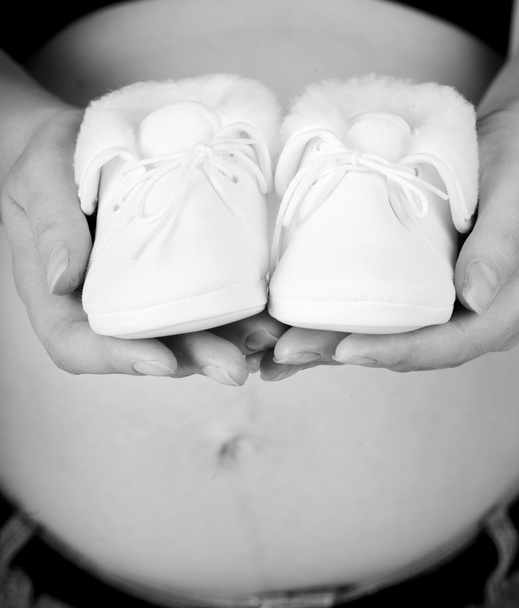 Mid section closeup of a pregnant woman - Zdjęcie, obraz