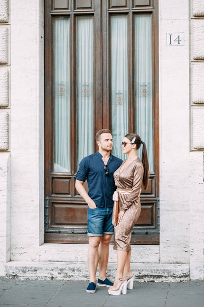 Happy couple at sunset in Italy. Evening summer photo shoot in Rome.  - Fotografie, Obrázek
