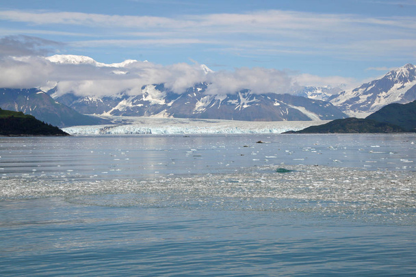 Hubbard Buzulu ve Yakutat Körfezi, Alaska. - Fotoğraf, Görsel