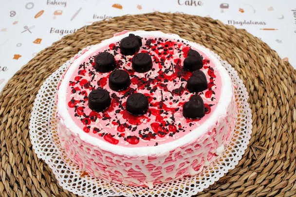 Kuchen mit Erdbeercreme - Foto, Bild