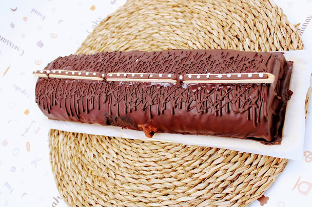 Çikolata kremaile Çingene kol kek - Fotoğraf, Görsel