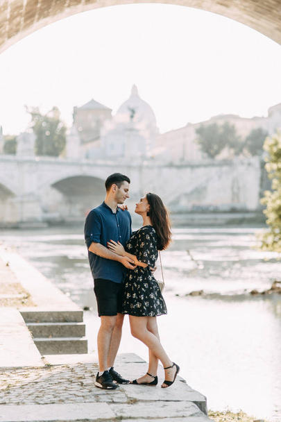 Wedding photography in Italy. Couple walking the streets of Rome, sightseeing and panoramic views.  - Foto, imagen