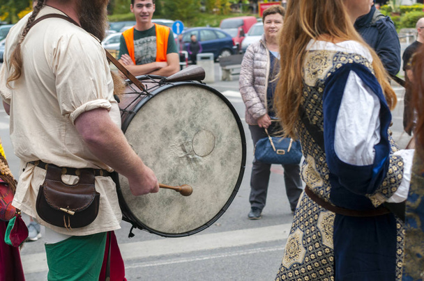 Kalshteyn / Czech Republic - October 1 2017: Medieval costumed parade and history themed wine festival in the Kalshteyn castle - Photo, image