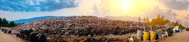 Velká hora odpadků a znečištění - Fotografie, Obrázek