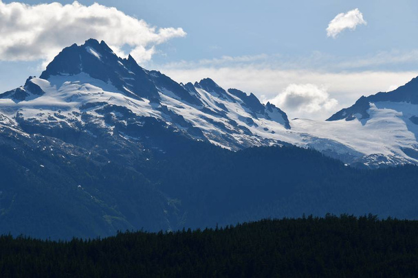 A kilátás-ból Tantalus Ridge. Squamish BC Kanada - Fotó, kép