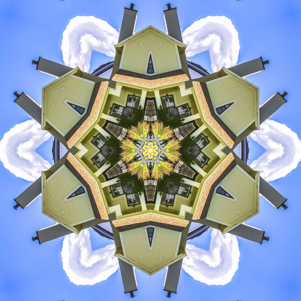 Casa de subúrbios com nuvens atrás em estrela
 - Foto, Imagem