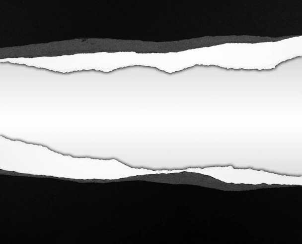Разрыв в рваной бумаге
 - Фото, изображение