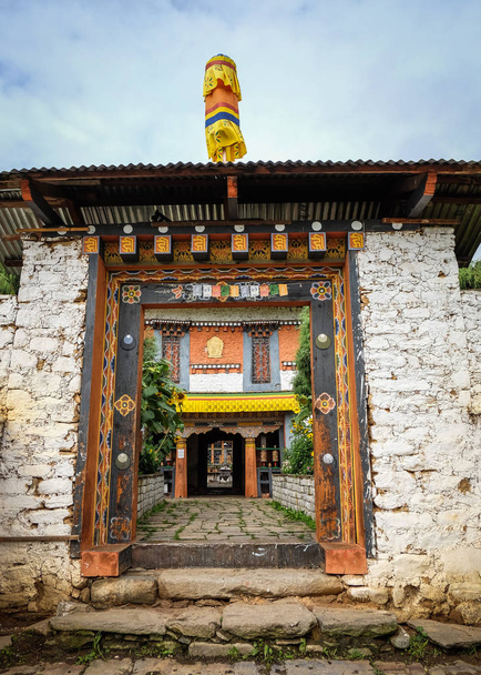 ブータンのキングドゥームにある仏教寺院  - 写真・画像