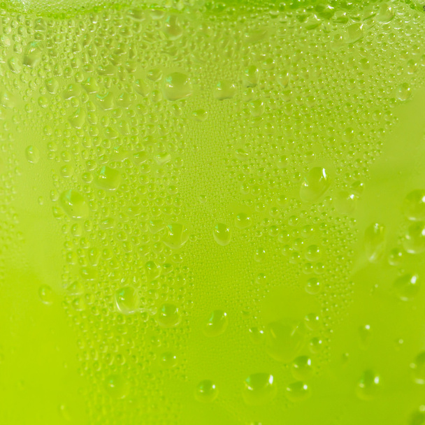 капли воды на зеленом
 - Фото, изображение