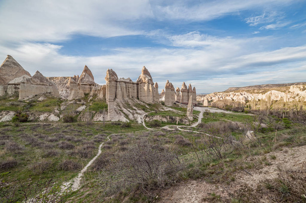 o vale mais famoso da Turquia chamado Vale do Amor. bac natural
 - Foto, Imagem