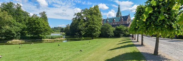 Το κάστρο του Φρέντερικμποργκ στο Χίλερντ της Δανίας - Φωτογραφία, εικόνα