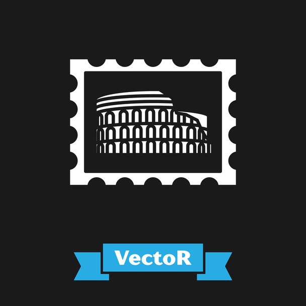 黒い背景に隔離された白い郵便切手とコロシアムアイコン。コロッセオの看板。古代ローマのシンボル、剣闘士の戦い。ベクトルイラストレーション - ベクター画像