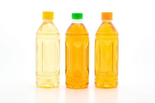 bottle of ice tea and green tea on white background - Foto, afbeelding