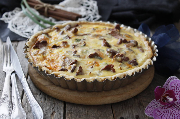Quiche with chanterelle mushrooms  - Photo, Image