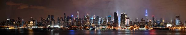 Manhattan Midtown Skyline éjjel - Fotó, kép