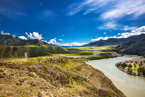 Chui-Oozy (the confluence of the rivers Chuya and Katun). Altai  - Foto, Imagem