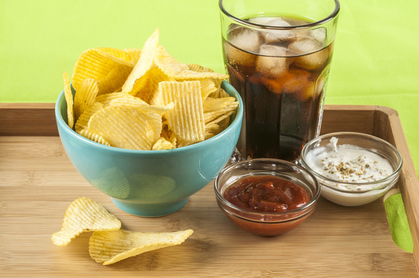 Chips und Cola - Foto, Bild