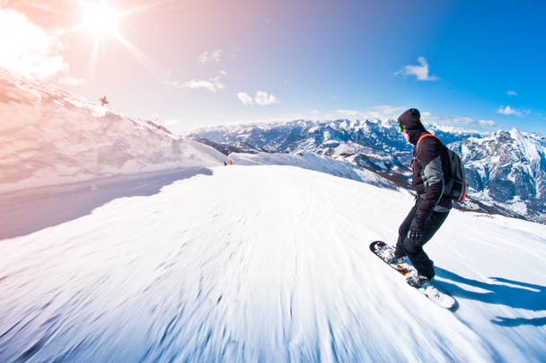 snowboarder guida veloce, movimento sfocato, fisheye shot
 - Foto, immagini