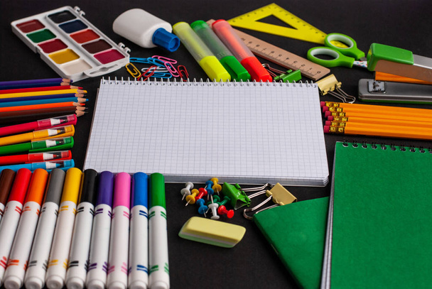 Notebook, jasna Nowoczesna, minimalistyczna papeteria do pracy w szkole  - Zdjęcie, obraz