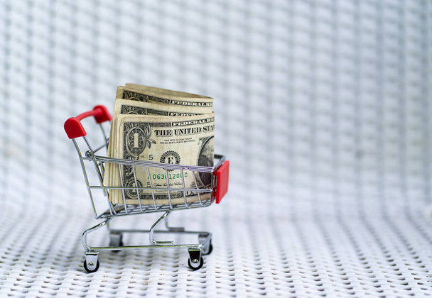 Shopping cart with dollar banknote USD - Zdjęcie, obraz