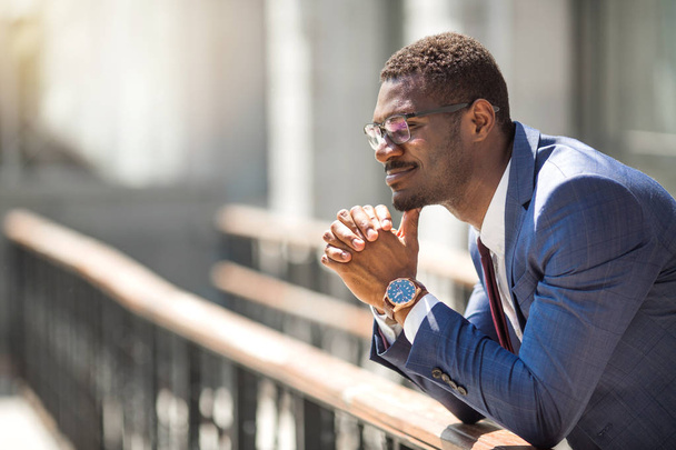 handsome young adult african man in suit and glasses - Foto, Imagem