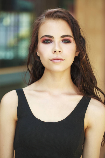 Make up portrait of a young beautiful brunette woman  - Foto, afbeelding
