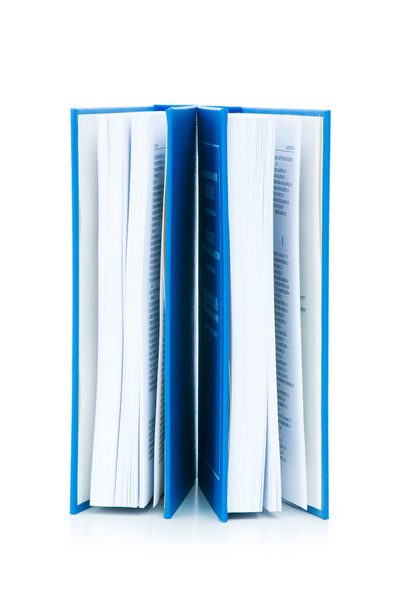 Stoh knih izolovaných na bílém - Fotografie, Obrázek