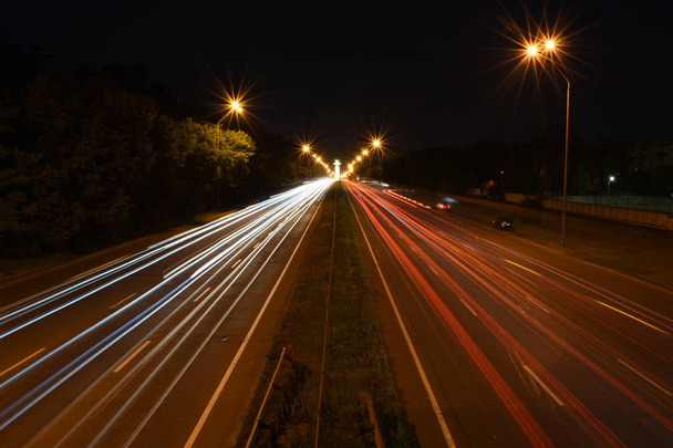高速道路で夕方の交通渋滞 - 写真・画像