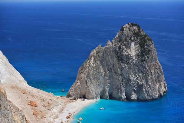 wunderschöne Landschaft des ionischen Meeres von Keri, Insel Zakinthos, Griechenland. Hintergrund Urlaubskonzept - Foto, Bild