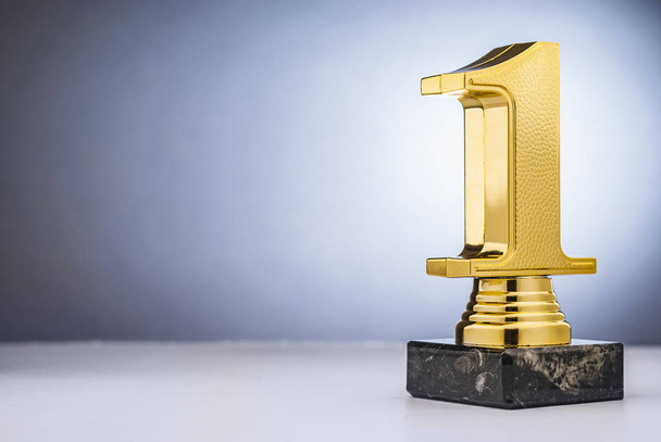 Lauréats 1ère place trophée d'or avec espace de copie
 - Photo, image