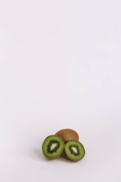 Kiwi fruit on white background - Foto, afbeelding