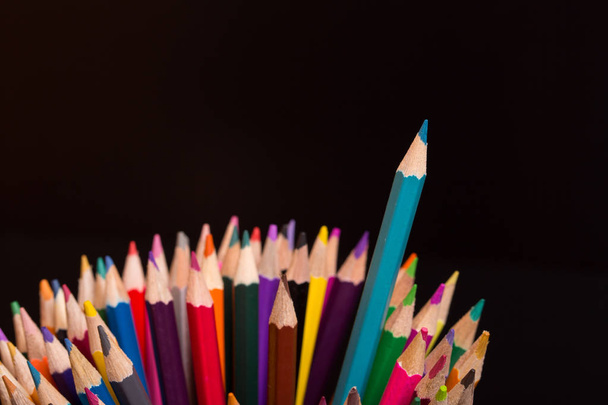 lápis coloridos de madeira
 - Foto, Imagem