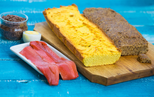 Keto dieet amandelmeel en kokosmeel low-carb brood  - Foto, afbeelding