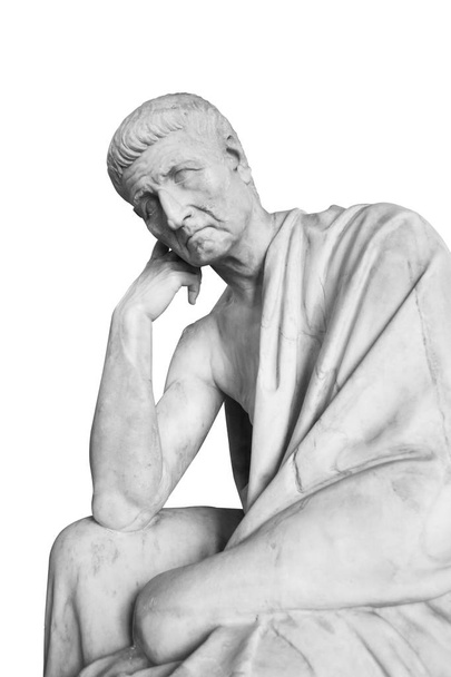 estátua de mármore com o homem velho pensando
 - Foto, Imagem