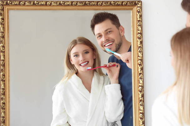 Pár čisticích zubů doma - Fotografie, Obrázek