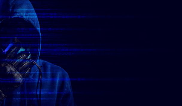 чоловік витяжка хакерська маска з рукавичкою в мережі вірусів конфіденційності та ефір голограма роботизована концепція, глибинне навчання даних, хакерська безпека сервера
 - Фото, зображення