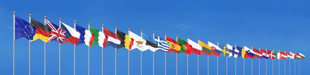 İpek Avrupa Birliği ülkelerinin 28 bayraklarını sallıyor. Beyaz üzerinde izole. 3D Illustration. -İllüstrasyon - Fotoğraf, Görsel